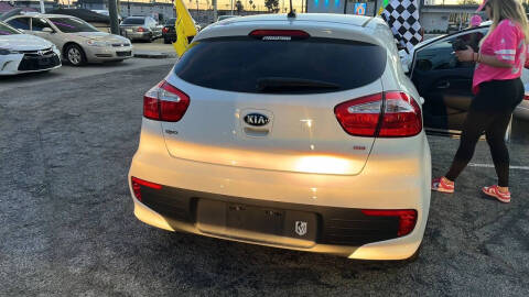 2017 Kia Rio 5-Door LX