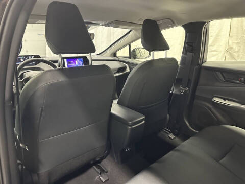 2025 Toyota Prius LE