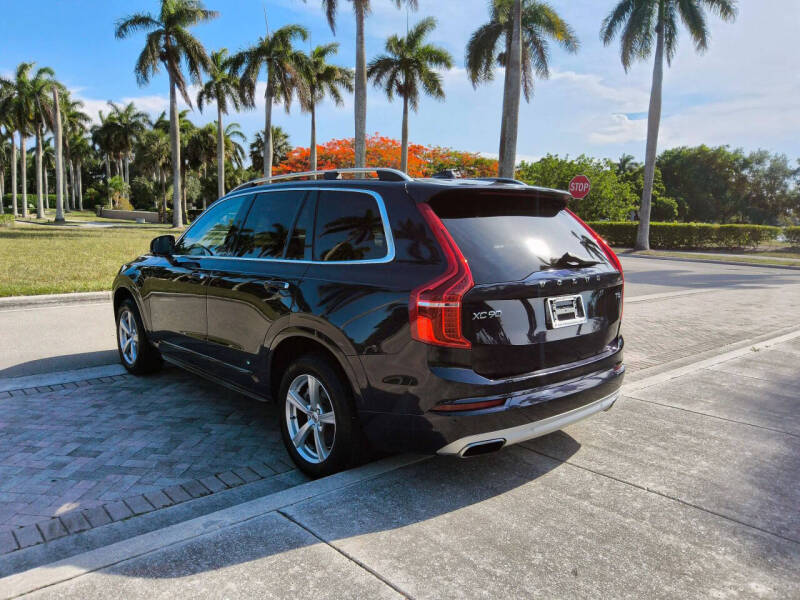 2017 Volvo XC90 T5 Momentum