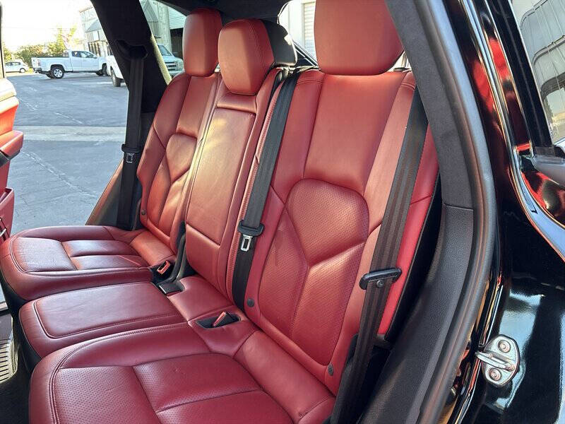 2016 Porsche Cayenne GTS