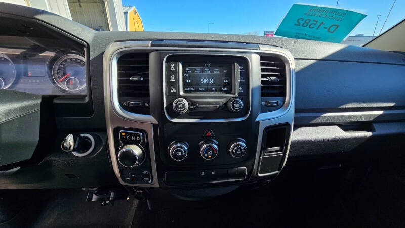 2016 RAM 1500 SLT