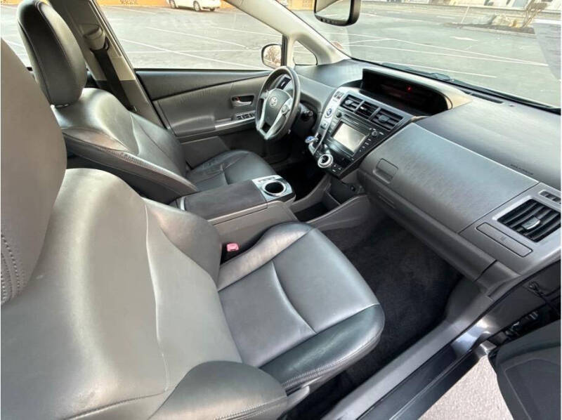 2012 Toyota Prius v