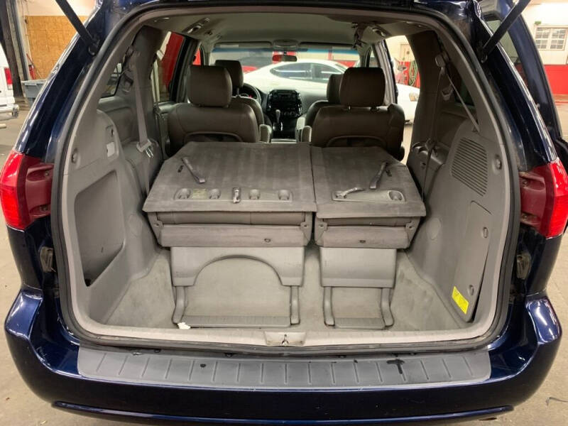 2004 Toyota Sienna