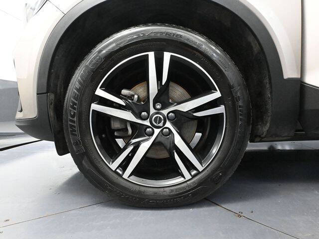 2023 Volvo XC40 B5 Core