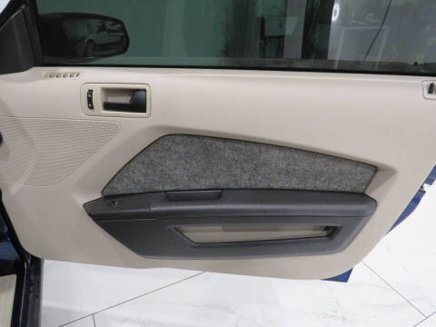 2011 Ford Mustang V6