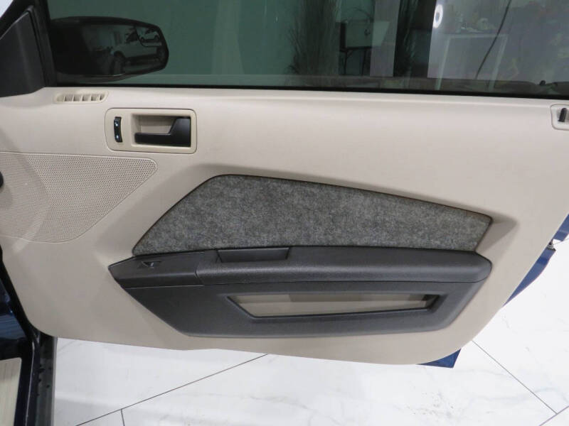 2011 Ford Mustang V6