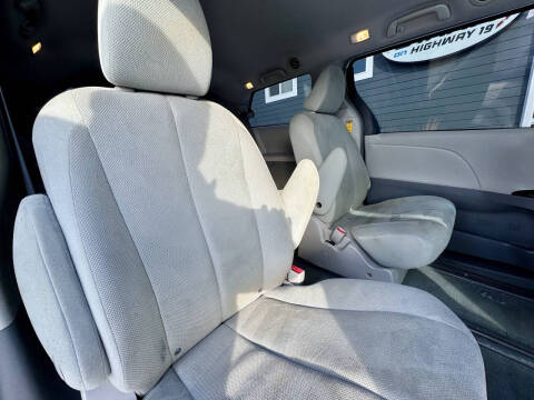 2014 Toyota Sienna L 7-Passenger