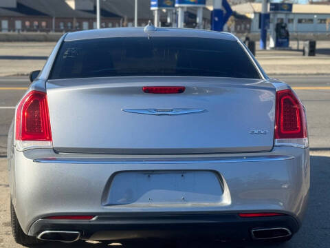 2016 Chrysler 300 Limited