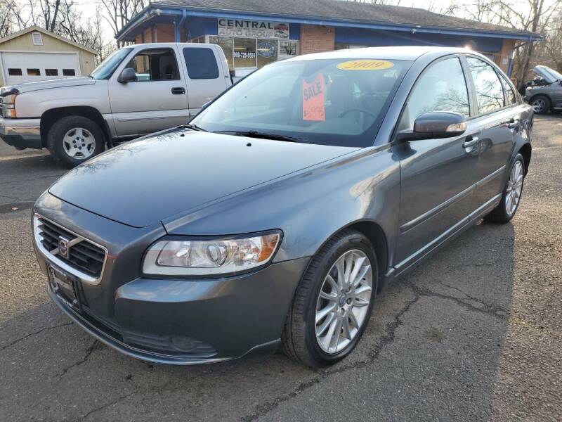2009 Volvo S40 for sale at CENTRAL AUTO GROUP in Raritan NJ