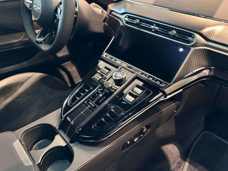 2025 Aston Martin Vantage