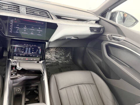 2023 Audi e-tron quattro Premium