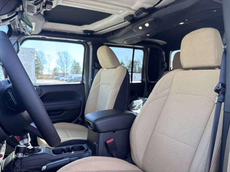 2026 Jeep Gladiator Sport
