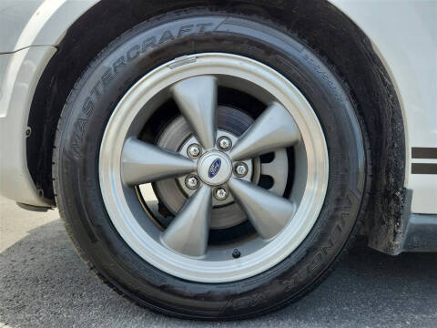 2009 Ford Mustang V6 Deluxe