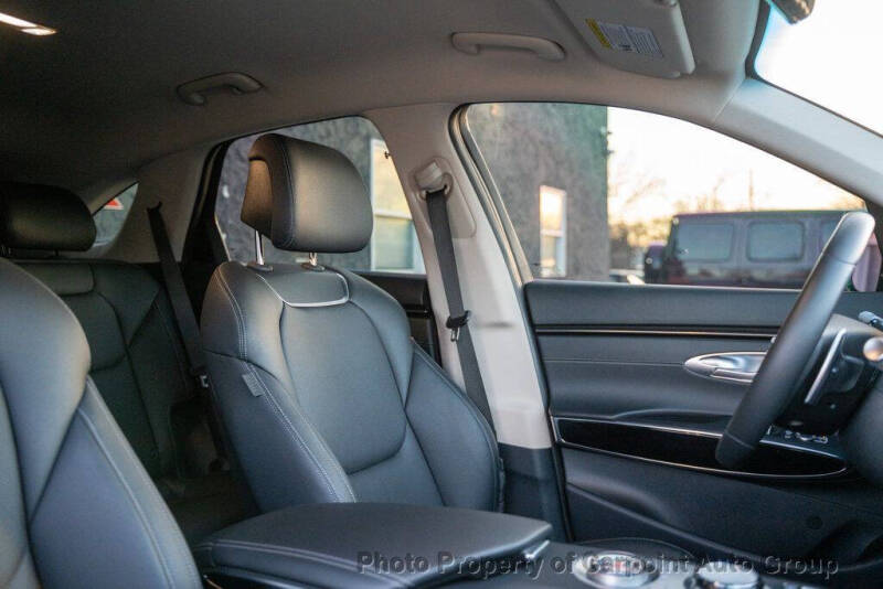 2025 Genesis GV70 2.5T Standard