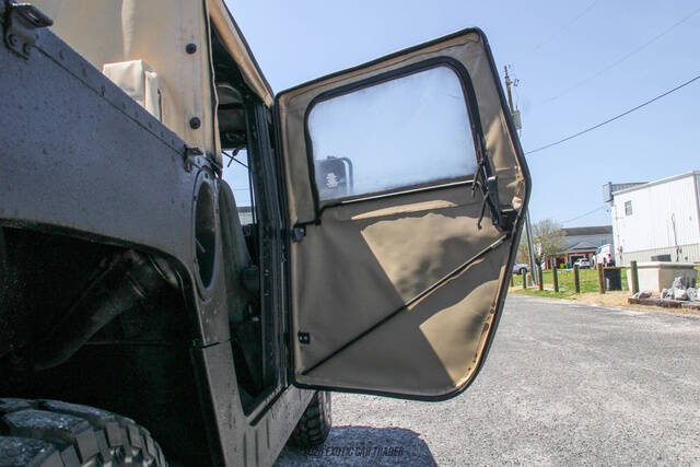 2014 AM General Hummer