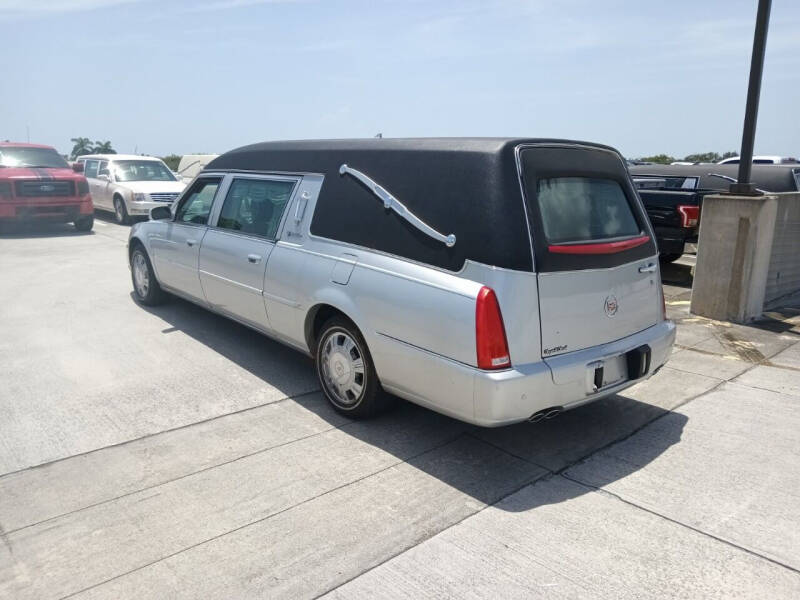 2011 Cadillac DTS Pro Funeral Coach