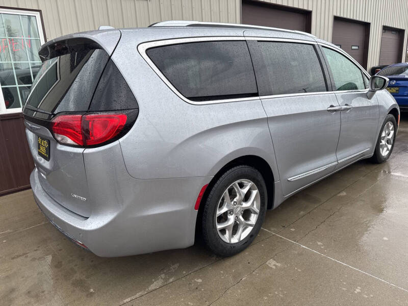 2019 Chrysler Pacifica Limited 35th Anniversary