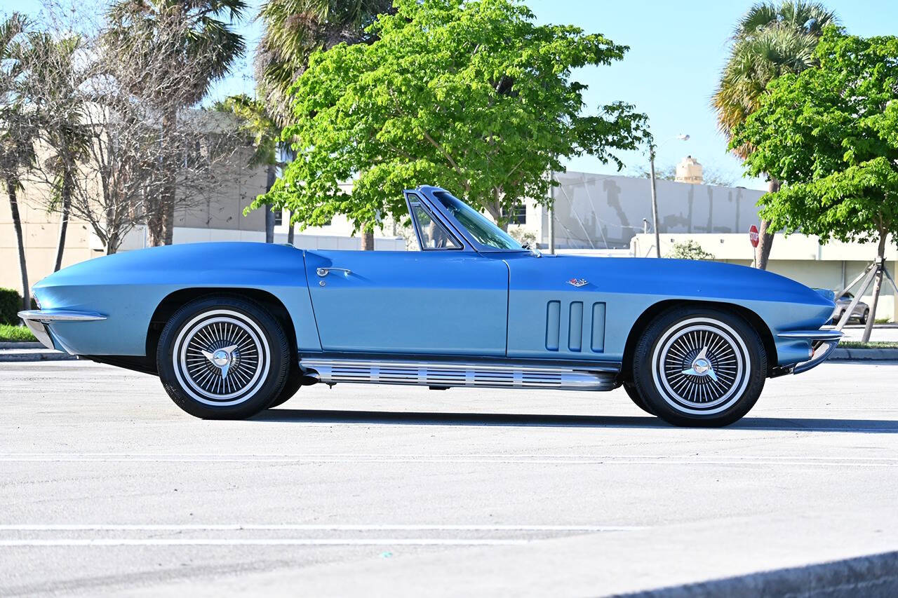 1965 Chevrolet Corvette Stingray 45