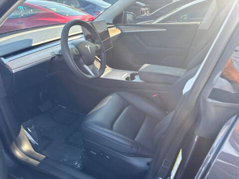 2025 Tesla Model Y Long Range