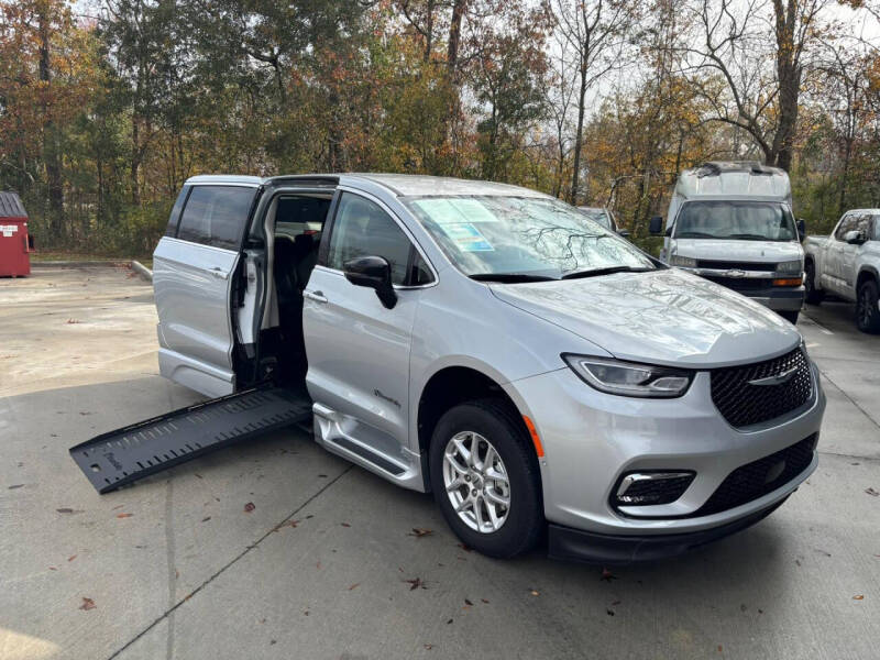 2024 Chrysler Pacifica Touring L