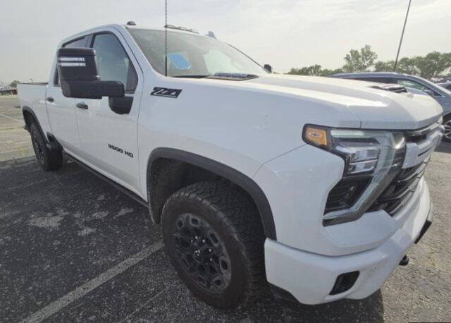 Used 2024 Chevrolet Silverado 3500HD LTZ with VIN 2GC4YUEY7R1267377 for sale in Bloomington, IL