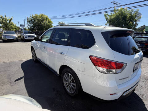 2013 Nissan Pathfinder SL