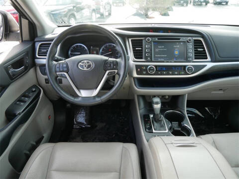 2019 Toyota Highlander Limited Platinum