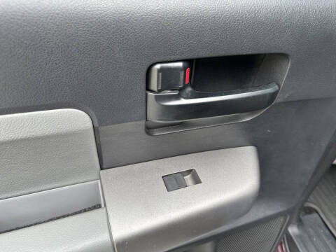 2016 Toyota Sequoia SR5