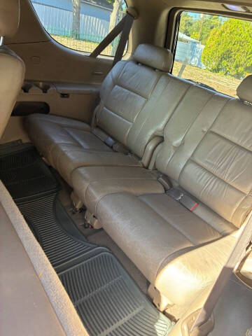 2004 Toyota Sequoia SR5