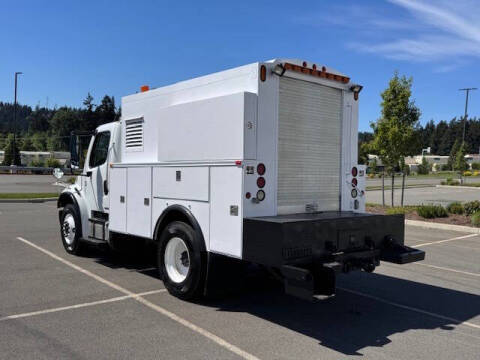 2011 Freightliner M2 106
