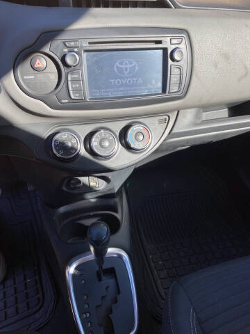 2018 Toyota Yaris 5-Door LE