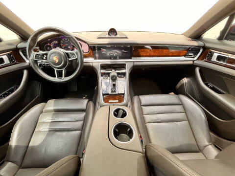 2018 Porsche Panamera
