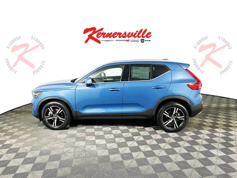 2023 Volvo XC40 B4 Plus Bright Theme