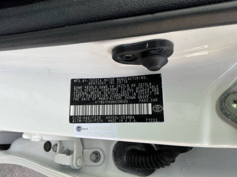 2017 Toyota Camry Hybrid LE