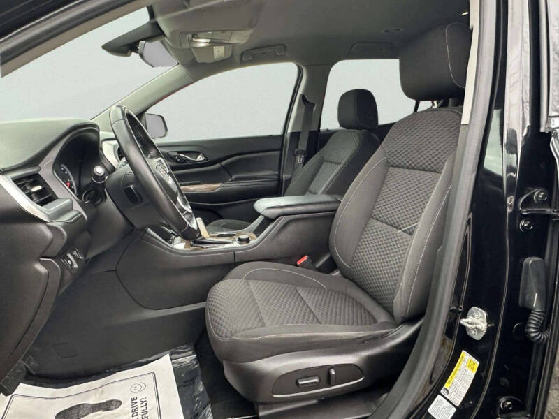 2017 GMC Acadia SLE-2