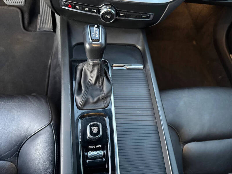 2019 Volvo S60 T6 Momentum