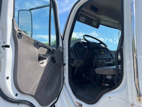 2024 Freightliner Business class M2