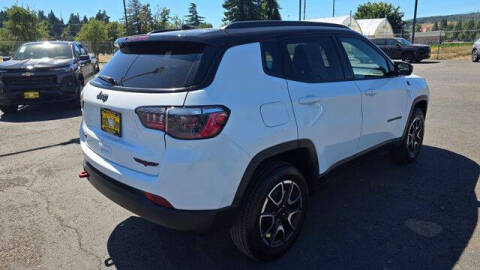 2025 Jeep Compass Trailhawk