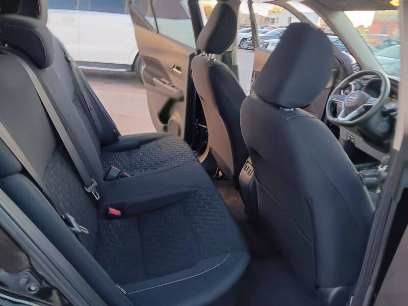 2022 Nissan Kicks SV