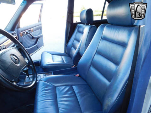 1990 Mercedes-Benz 300-Class 300 SE