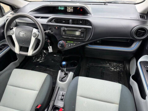 2013 Toyota Prius c Two