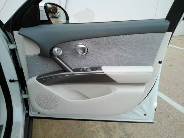 2024 Genesis GV60 Standard