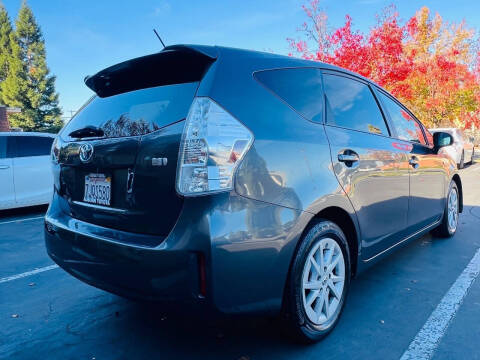 2014 Toyota Prius v Three