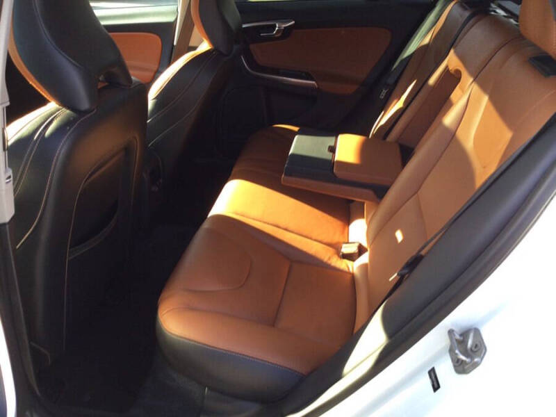 2015 Volvo V60 Cross Country T5