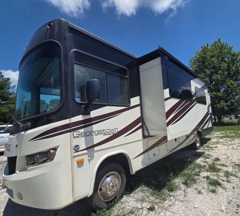 2014 Ford F-53's photo