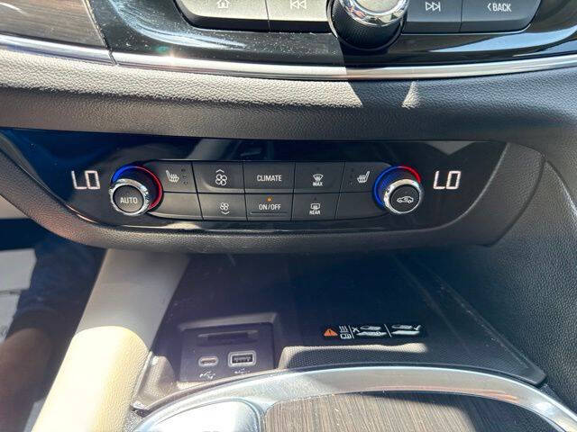 2024 Buick Enclave Essence