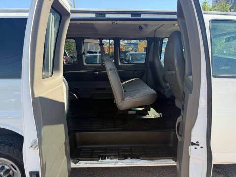 2015 GMC Savana LT 2500