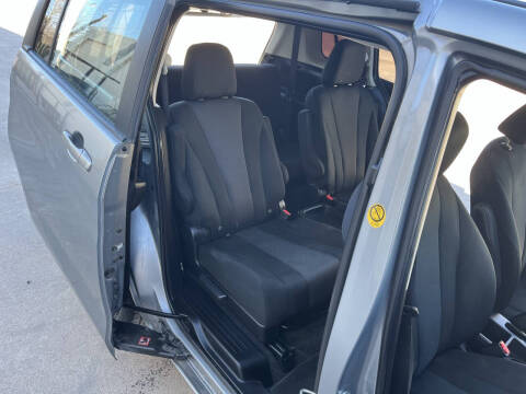 2013 Mazda MAZDA5 Sport
