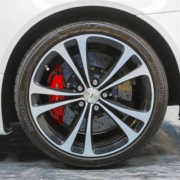 2011 Aston Martin V12 Vantage