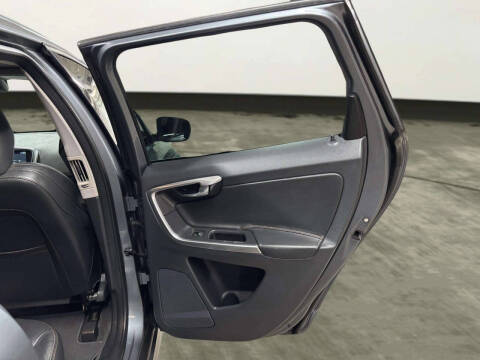 2017 Volvo XC60 T5 Dynamic
